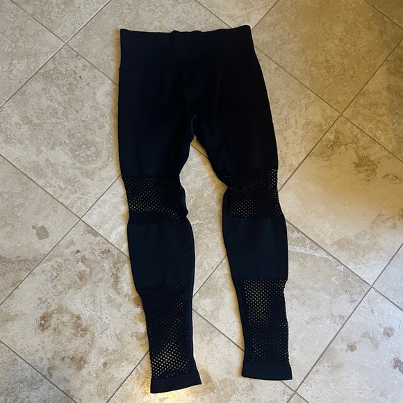 IVY PARK Black Mesh Panel Leggings - Picture 6 of 6